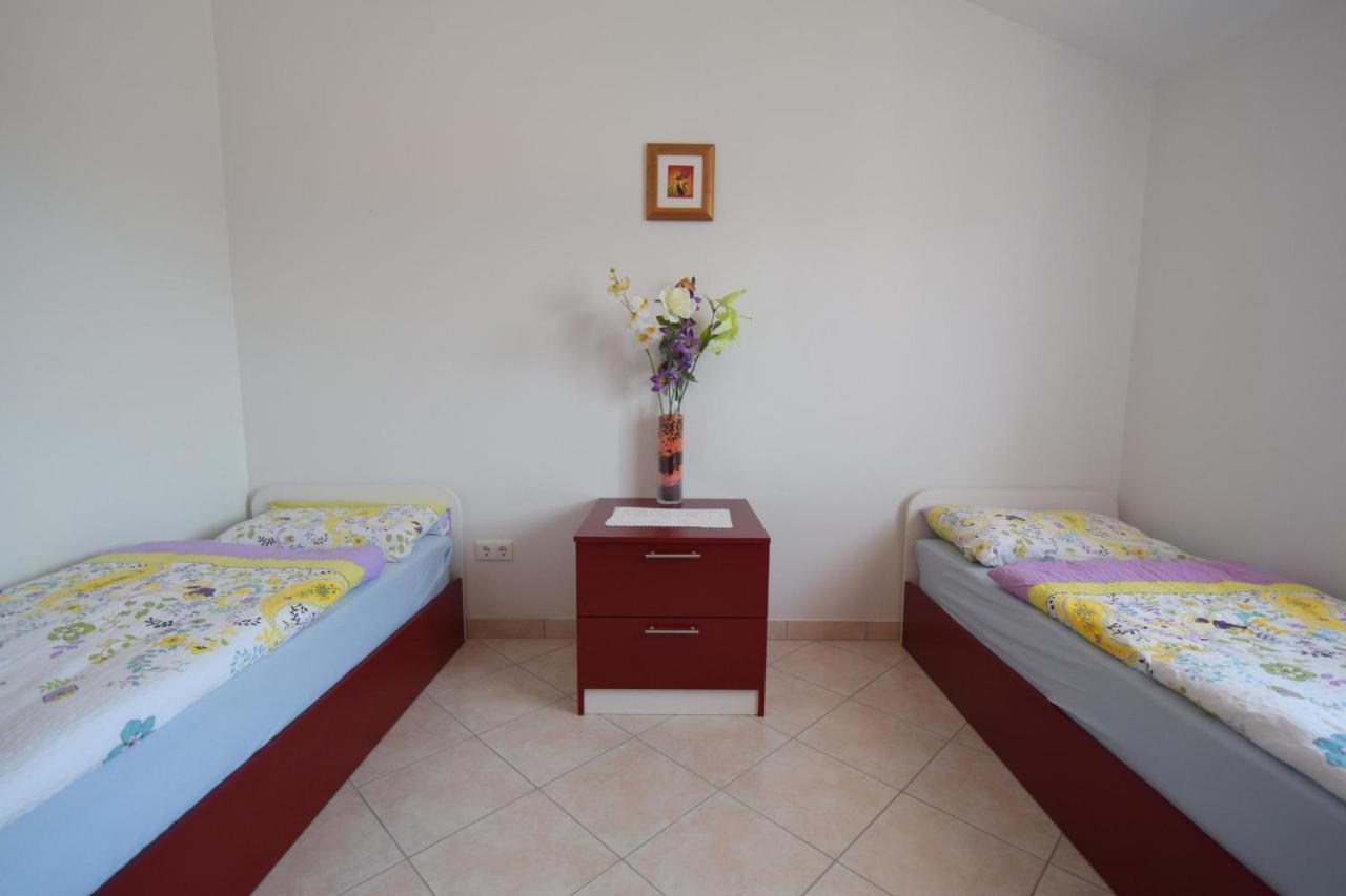 Apartments Gabrijel Malinska Zewnętrze zdjęcie